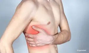 Mann hält sich schmerzhaft die Seite. Rote Markierung deutet auf eine Rippenprellung nach Sport hin.